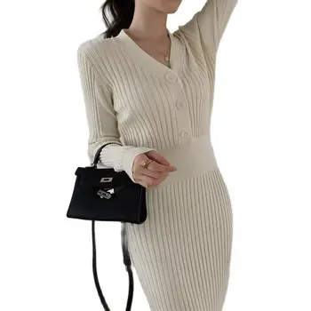 2023 Есен Елегантна дебнещ трикотажное рокля с начесом, женствена рокля в корейски стил с V-образно деколте и копчета, обикновена дълги рокли, Дамски дрехи с дълъг ръкав на талията