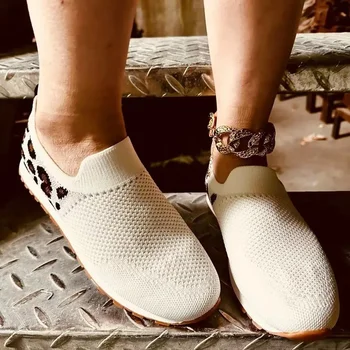 Нови Чорапи, Дамски Мрежести дишащи обувки на платформа, Модни и ежедневни обувки на равна подметка, без закопчалка, дамски вулканизированная обувки Zapatillas Mujer